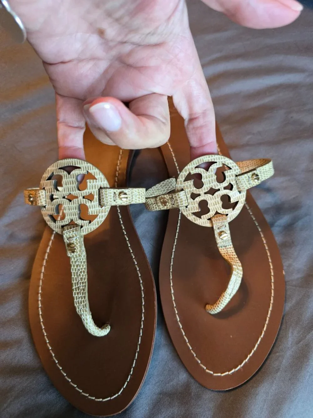 Tory Burch Miller Sandal – Beige Embossed Leather Logo Thong Sandals – Size 10